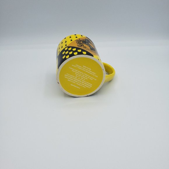 New Harry potter Hufflepuff house mug - Picture 4 of 4